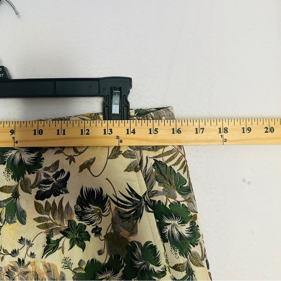 Urban Outfitters Floral Embroidered Textured Pelmet Mini Skirt Medium Green - Picture 3 of 10